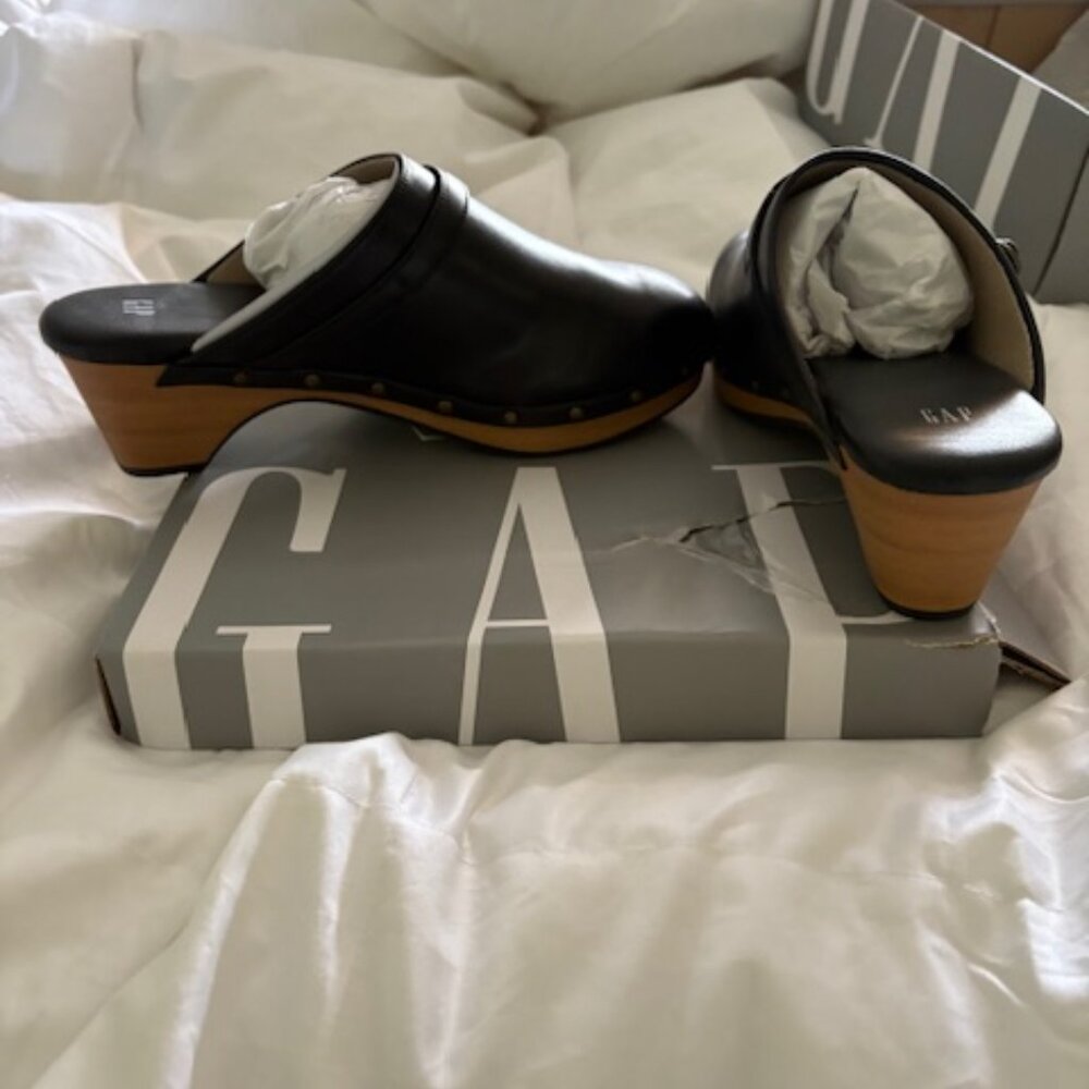 Gap New Clogs
